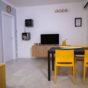 La Casa Sul Naviglio Di Debora Milan